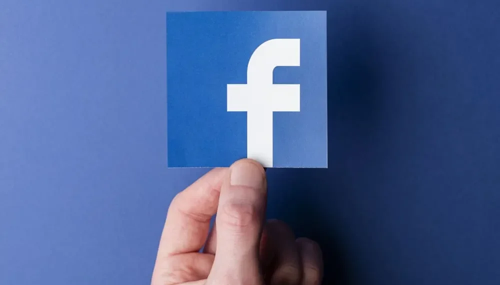 Hvor lenge fortsetter Facebook slettede meldinger