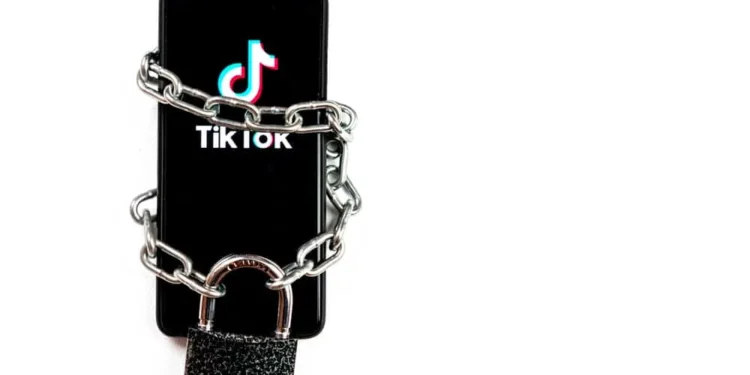 Сколько сообщений за запрещено на Tiktok