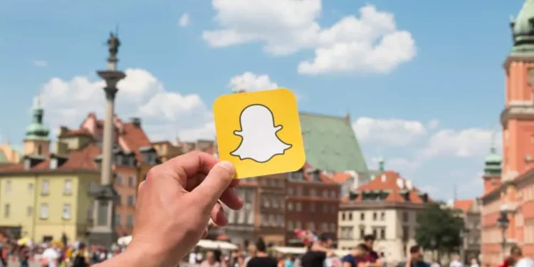Hogyan lehet hozzáadni egy fényképet a snapchat történethez
