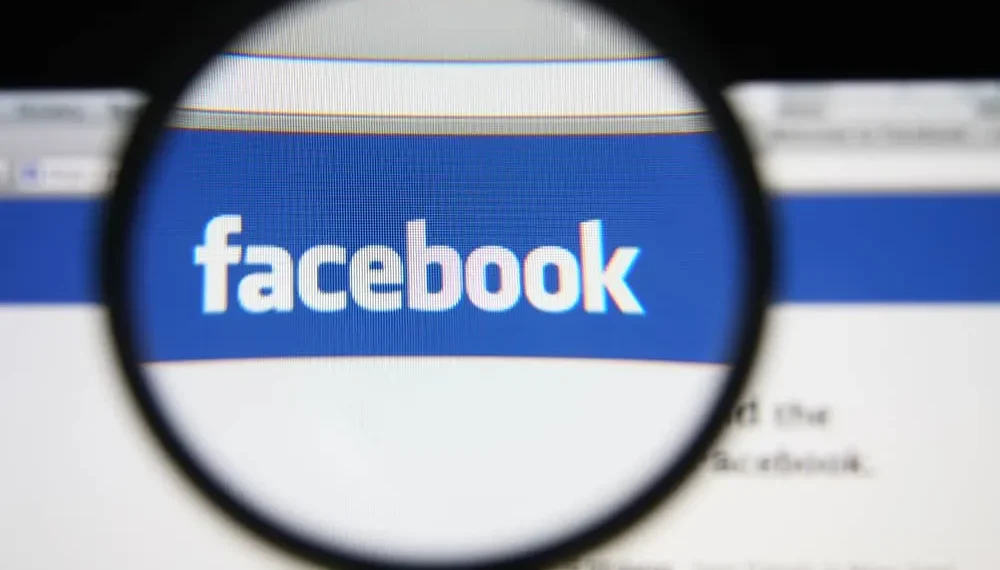 Як дізнатися, хто зробив фальшивий акаунт у Facebook