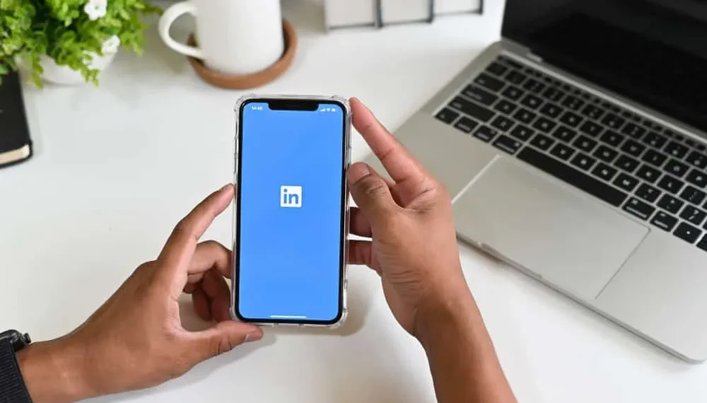 Cara melihat sambungan bersama di LinkedIn