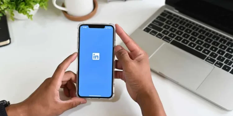 Jak vidět vzájemná připojení na LinkedIn
