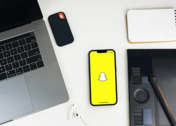 Hur man skickar en Snapchat till alla kontakter