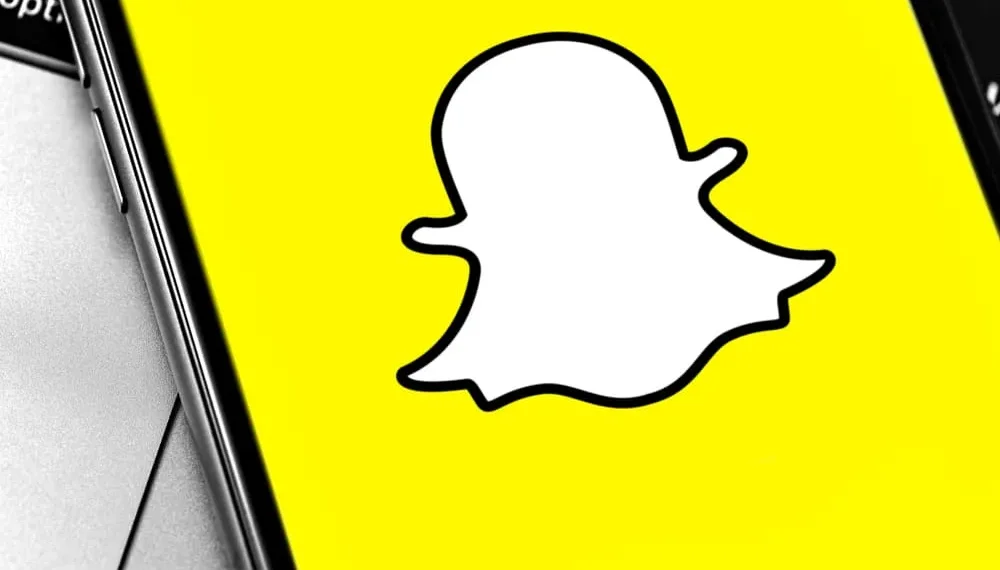 Hur man berättar om någon har två Snapchat -konton