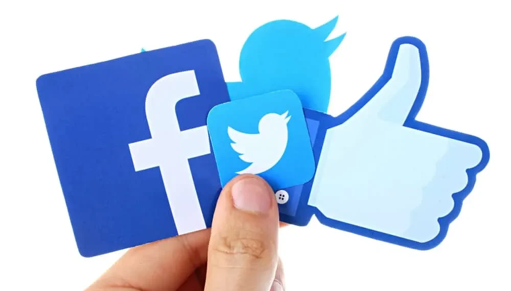 Hvordan du kan koble til Facebook og Twitter