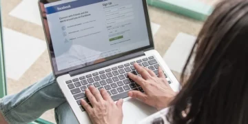 Co oznacza PPU na Facebooku